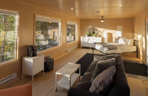 Clearwater Hotel | River's Edge Retreat