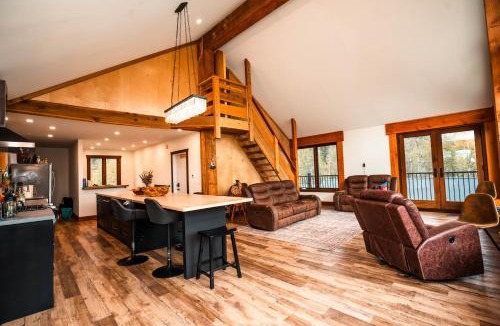 Blue River House | River Safari Eagles Nest