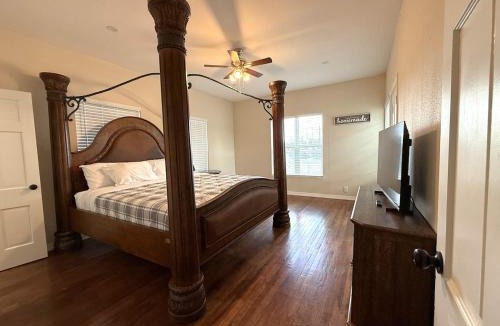 Seguin Villa | River Side Private Retreat