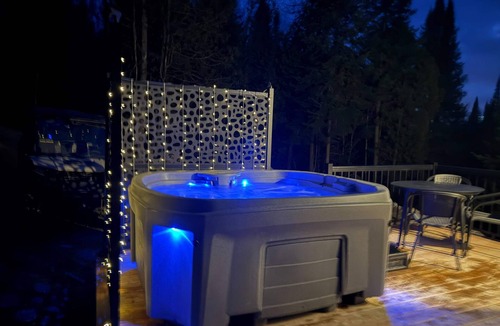 Notre-Dame-du-Rosaire Ski Chalet | River & SPA | Les Domes de la Riviere Alick