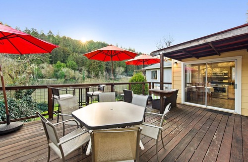 Northwood House | River Time ~ Come Stay on the River! Access to Park, Riverfront, In Town
