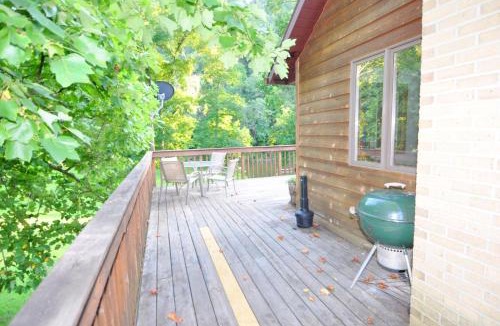 Great Cacapon House | River Valley Cabin - Riverfront Cabin