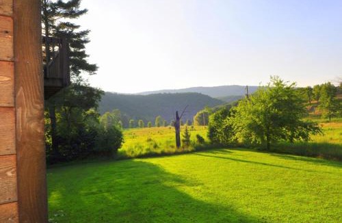 Great Cacapon House | River Valley Cabin - Riverfront Cabin
