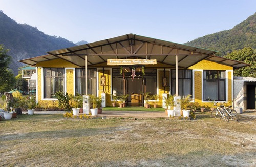 Jakh Hotel | River Valley Resort