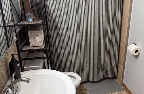 Willow Valley House | River Valley Retreat 2 blocks from The Colorado River