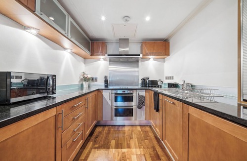 Canary Wharf Apartment | River View 2 bed 2 bath Penthouse Canary Wharf