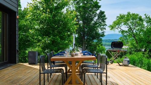 Germantown House | River View by AvantStay
