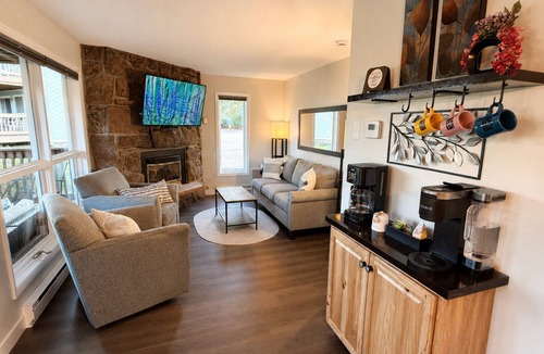 Fraser Condo | River View Chalet - Ski, Bike, & Relax in Fraser