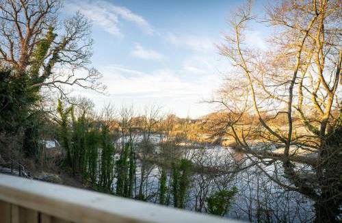 Annan House | River View Cottages
