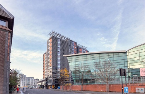 Finnieston Apartment | River View Height Apartment with Parking