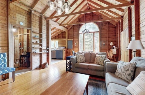 South Bristol Cabin | River view home w/lovely deck, views & fireplace