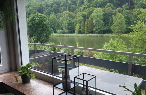 Staufenberg Apartment | River view! modern vacation apartment with balcony, at the cycle path Fulda+Weser