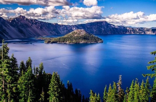 Chiloquin House | River View!! Pets Ok! Short drive to Crater Lake!!