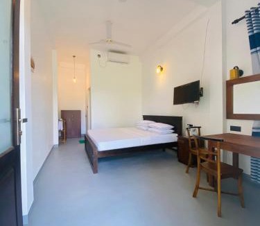 Welipitiya Hotel | River View Rest