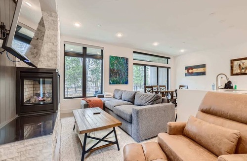 Silverthorne Condo | River View Retreat | Central Locale to it All!