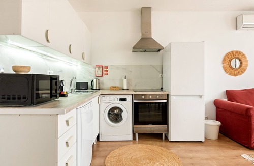 Linda-a-Velha Apartment | River View Terrace Apartment (C136)