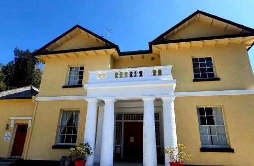 Liskeard House | River View Villa - Cv44