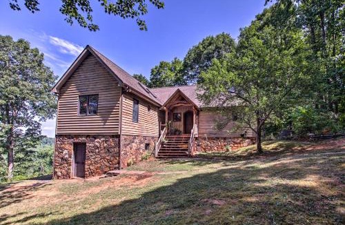 Scottsville Apartment | River Views + Deck: Peaceful Virginia Retreat