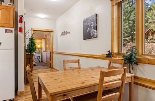 Fall River Estates Condo | River Views Private Hot Tub Close to RMNP