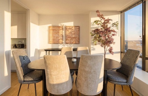 Upper East Side Apartment | River Villa | 17th-floor 4BR w/Doorman, Gym, Pool