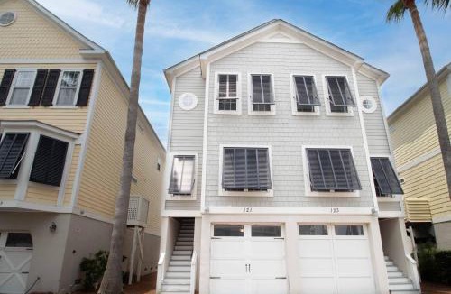 Waters Edge Apartment | River Walk