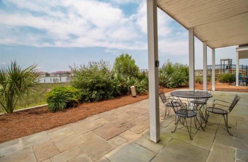 Waters Edge Apartment | River Walk