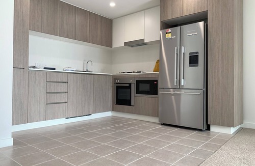 Eagle Farm Apartment | River Walks and CIty Views !
