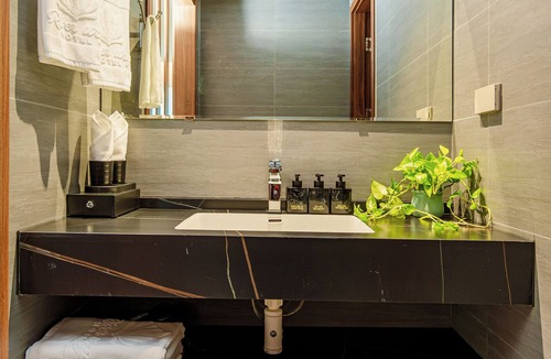 Ha Long House | River Way Hotel Ha Long