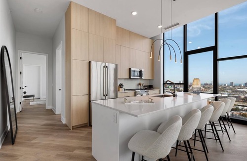 River West Apartment | River West 3BR Penthouse Duo: Skyline Comfort