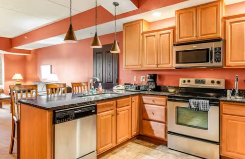 Wisconsin Dells Condo | Riverbend Escape - Jacuzzi/Sleep 14 Family Friendly!