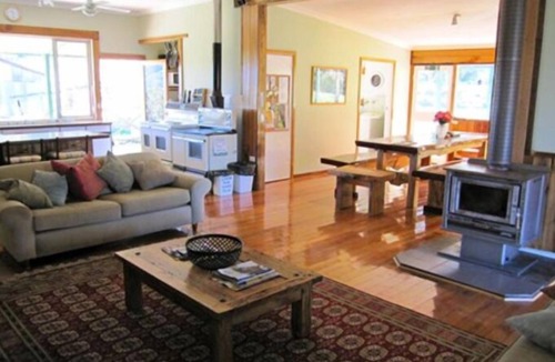 Freeburgh House | Riverbend Homestead Horse and Farmstay