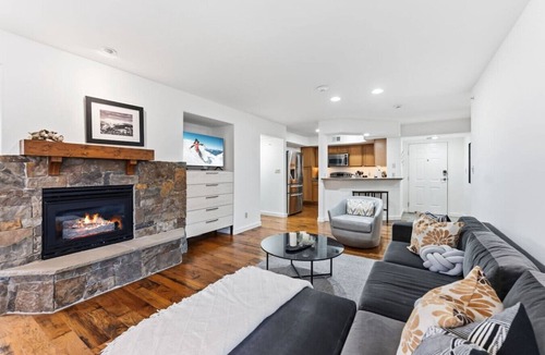 Edwards House | Riverfront 2-Bedroom Retreat in Edwards