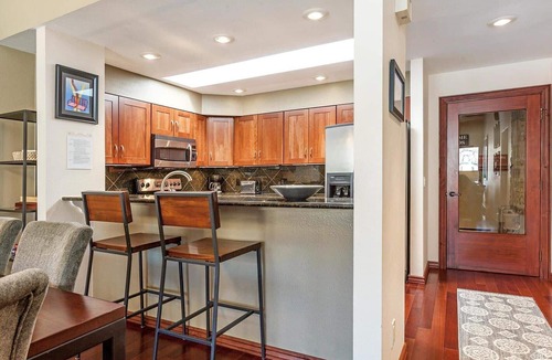Eagle-Vail Condo | Riverfront 2BR2BA Condo. Sauna, Pool & Hot Tub. Minutes to Vail & Beaver Creek.