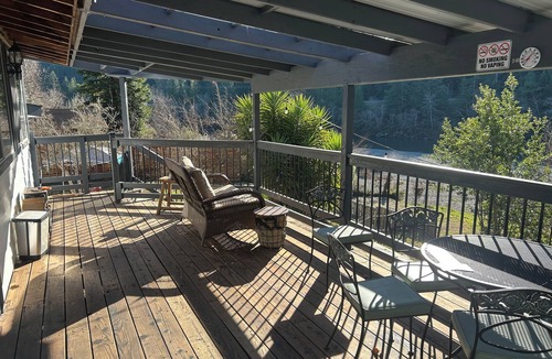 Phillipsville House | Riverfront 3-bedroom house with AC, WiFi on the avenue of the Giants