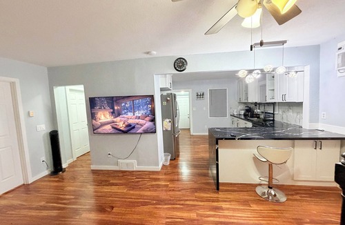 Tukwila Cottage | RiverFront 3bdr House Next to Airport, I5, Golfing, Casino, Mall, Boeing Mesuem