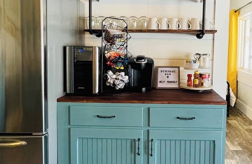 Brainerd Cottage | Riverfront 3BR cottage in Brainerd’s Vacationland. Stunning Nokasippi River sunsets, fully stocked kitchen, fire pit, 10 min to downtown. Perfect for families, groups & remote workers.