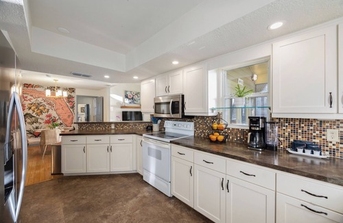 Dunnellon House | Riverfront 4-bedroom dog-friendly home on Blue Cove and the Rainbow River