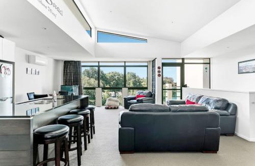 Nukuhau Apartment | Riverfront Apartment With Views and Pool Access