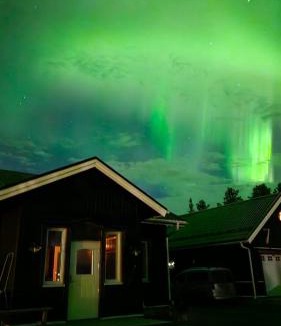 Jukkasjarvi House | Riverfront Aurora Chalet