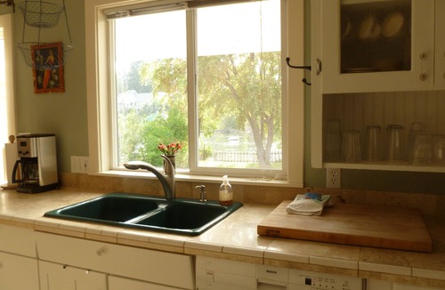 Old Bend Cottage | Riverfront Beauty! Location Perfection! Walk to the best of Bend