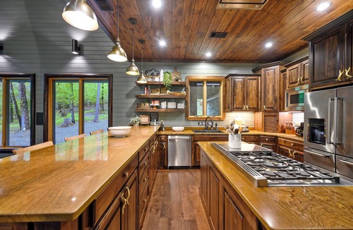 Golden Resort | Riverfront Cabin, Bunkhouse -160 Acres/Hot Tub/Hiking Trails!Kayaks Provided!