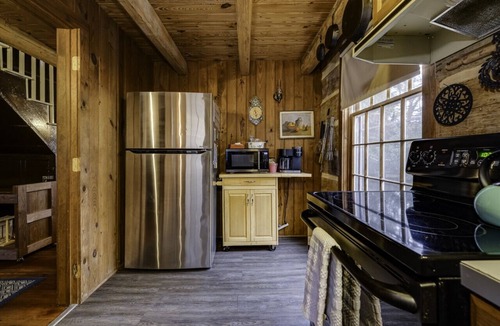 Luray Cabin | Riverfront Cabin! Farm, Trail & Kayaks (BB)