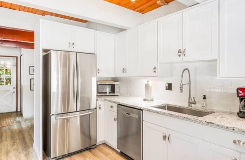 Greenwater Cottage | Riverfront Cabin | Hot Tub | Dogs OK | Near Mt Rainier