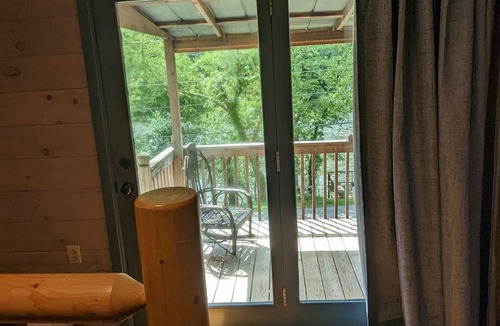 Prince Cabin | RiverFront Cabin in New River Gorge National Park LAST MINUTE SALE 6/23 - 6/26