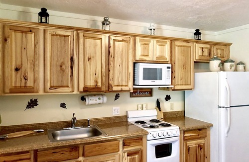 Trail Cabin | *Riverfront* "Cabin on The Rogue", Gateway to Crater Lake! Sleeps 2-4