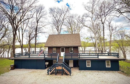 New Richmond Cabin | Riverfront Cabin - peaceful and private 4-acres on the Ohio River.