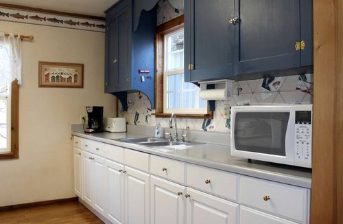 Chiloquin House | Riverfront Cabin Rental for Four near Crater Lake National Forest, Oregon