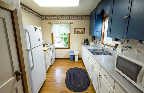 Chiloquin House | Riverfront Cabin Rental for Four near Crater Lake National Forest, Oregon