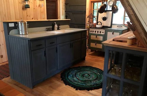 Hopkinton Cabin | Riverfront Cabin Rental with Lovely Screened Porch near Potsdam, New York