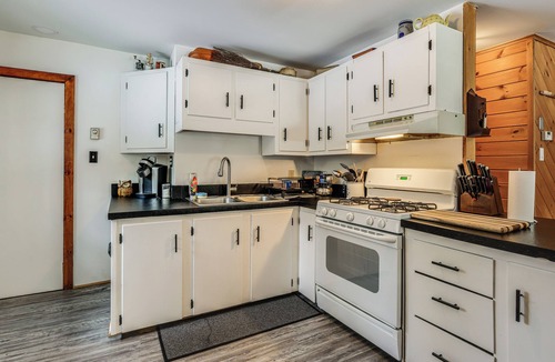 Schroon Lake Cabin | Riverfront Cabin w/Hot Tub in Schroon Lake!